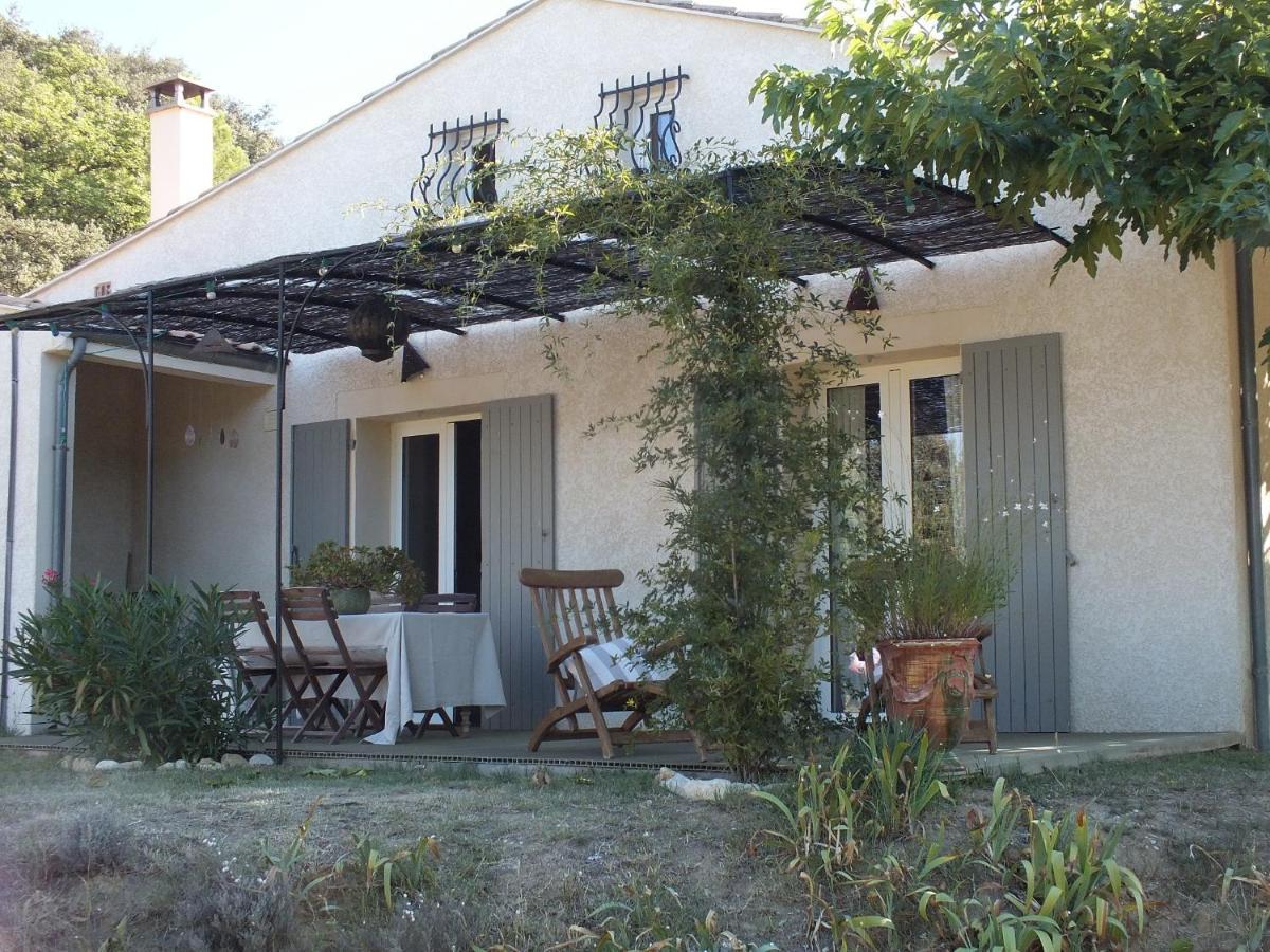 Une Ronce Sous Le Figuier Rousset-les-Vignes Экстерьер фото