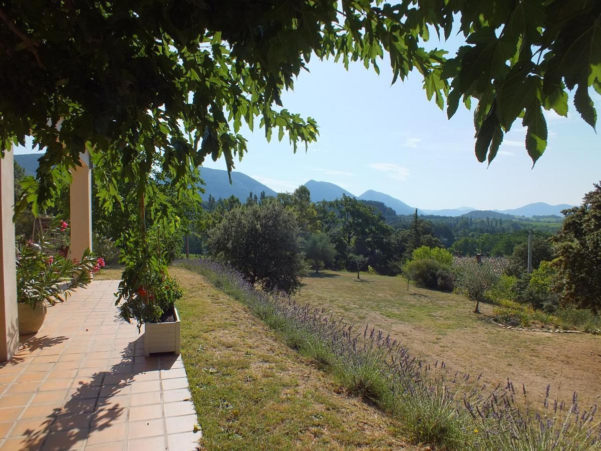 Une Ronce Sous Le Figuier Rousset-les-Vignes Экстерьер фото